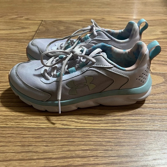 Under Armour Assert Sneakers Size 4 - Picture 3 of 5